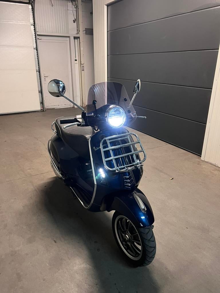 Vespa primavera b klasse 5700kms!!, Ophalen of Verzenden, Zo goed als nieuw