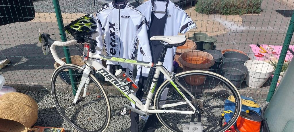 Koersfiets met kledij, Vélos & Vélomoteurs, Vélos | Femmes | Vélos grand-mère, Enlèvement