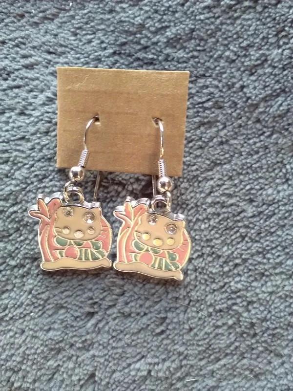 Hello Kitty oorbellen met hanger, Handtassen en Accessoires, Oorbellen, Overige materialen, Hangers, Ophalen of Verzenden, Zo goed als nieuw