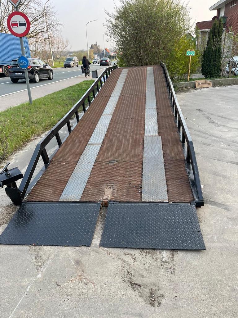Inlaad brug, Doe-het-zelf en Bouw, Ophalen