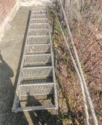 Escaliers en caillebotis, Enlèvement, Utilisé, Escalier, 2 à 4 mètres