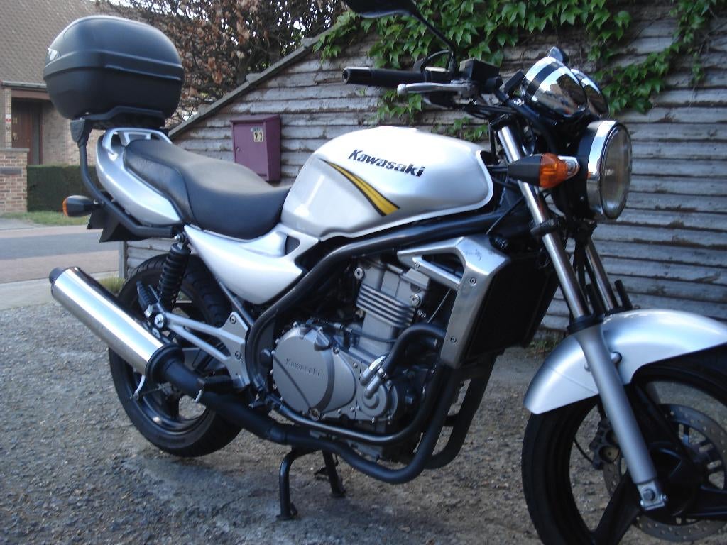 heel mooie kawasaki er 5 met slechts 19000 km, Motos, Motos | Kawasaki, Particulier, Naked bike, plus de 35 kW, 2 cylindres, Permis Moto A