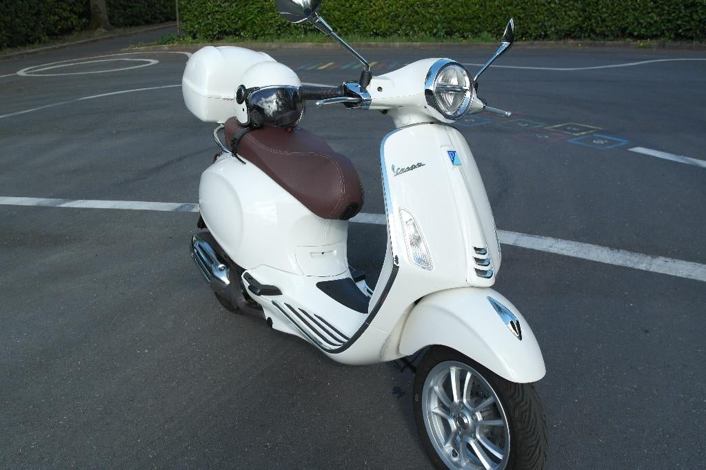 Vespa  Primavera 25km/h A klasse, Fietsen en Brommers, Scooters | Vespa, Ophalen, Overige modellen, Klasse A (25 km/u), Zo goed als nieuw