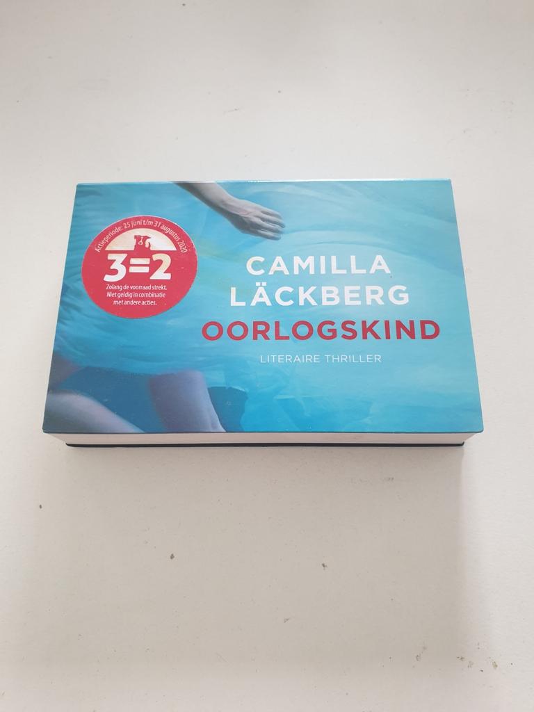 Camilla Läckberg - Oorlogskind. DWARSLIGGER NR 233, Boeken, Thrillers, Zo goed als nieuw, Ophalen of Verzenden