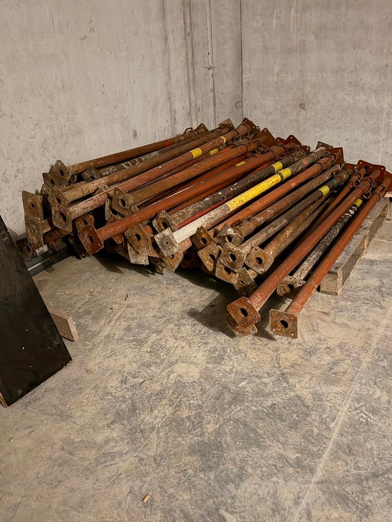 Bouwstip / schoren, Doe-het-zelf en Bouw, Ophalen, Zo goed als nieuw