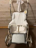 Retro kinderwagen bekleed met witte broderie anglaise, Ophalen, Zo goed als nieuw