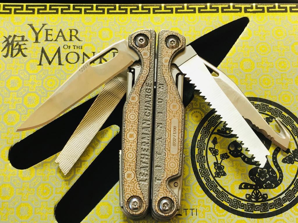 Leatherman Charge Titanium TTI édition limitée année du, Caravanes & Camping, Outils de camping, Neuf, Envoi