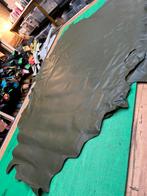 Soldaat groen kalfs huiden 1-1.1 mm dikte soepel&glad A-2-5, Hobby en Vrije tijd, Ophalen of Verzenden, Zo goed als nieuw, Groen