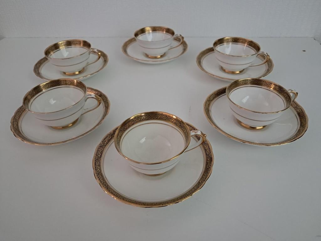 6 tasses en porcelaine avec soucoupes, Enlèvement ou Envoi, Neuf, Porcelaine, Tasse et/ou soucoupe