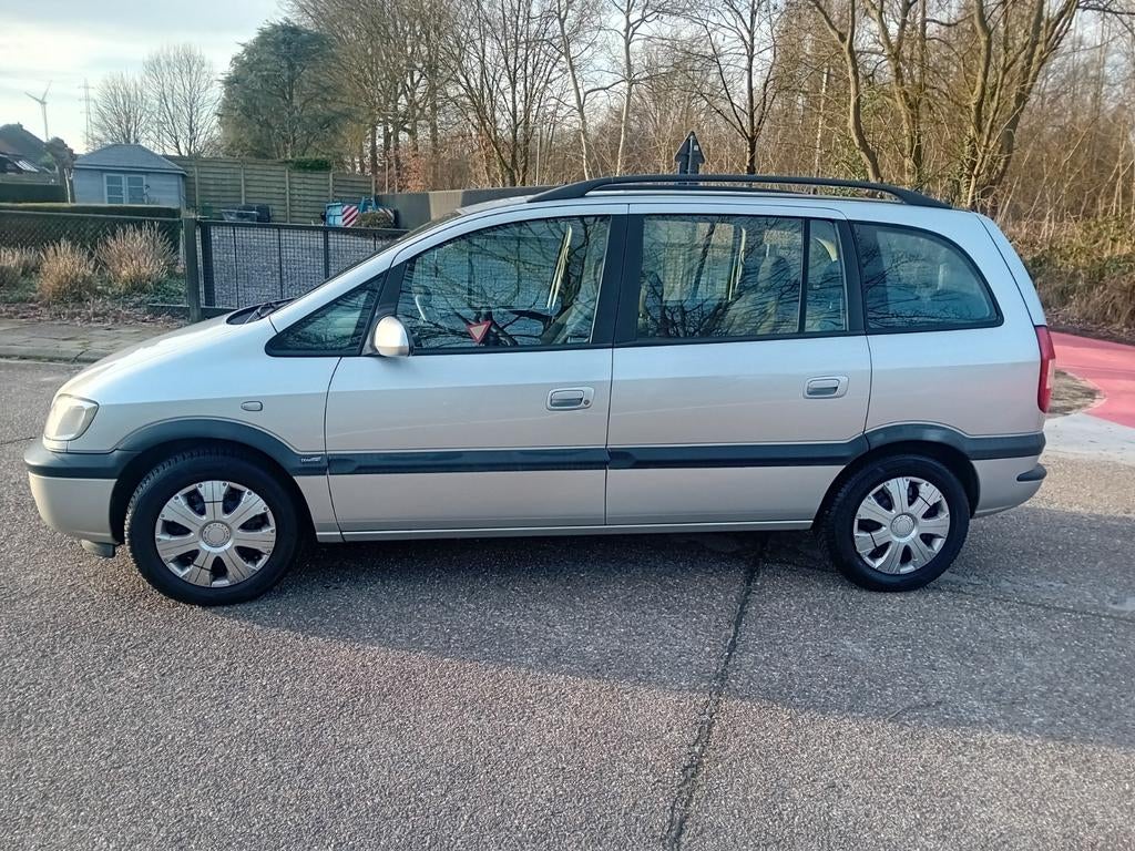 Opel zafira 1.6 benzin, Autos, Opel, Argent ou Gris, 4 portes, 7 places, Boîte manuelle