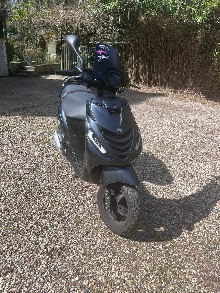 Piaggio zip 2 temps classe a 70 cc, Fietsen en Brommers, Scooters | Piaggio, Zo goed als nieuw, Zip, Ophalen