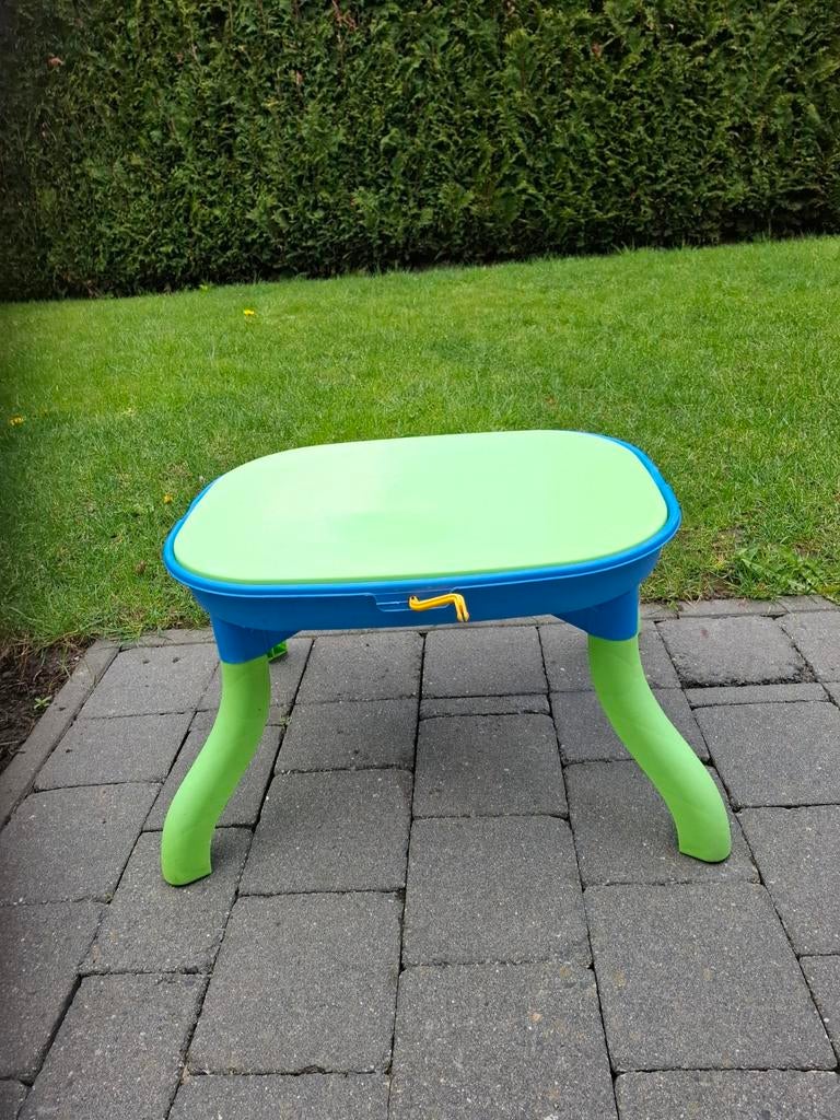 Water en/of zandtafel met deksel, Enlèvement