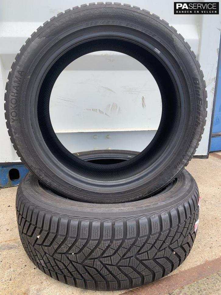 2x Yokohama W Drive 235 45 18 98V Winterbanden 7.4 mm, Auto-onderdelen, Banden en Velgen, Banden en Velgen, Winterbanden, 18 inch
