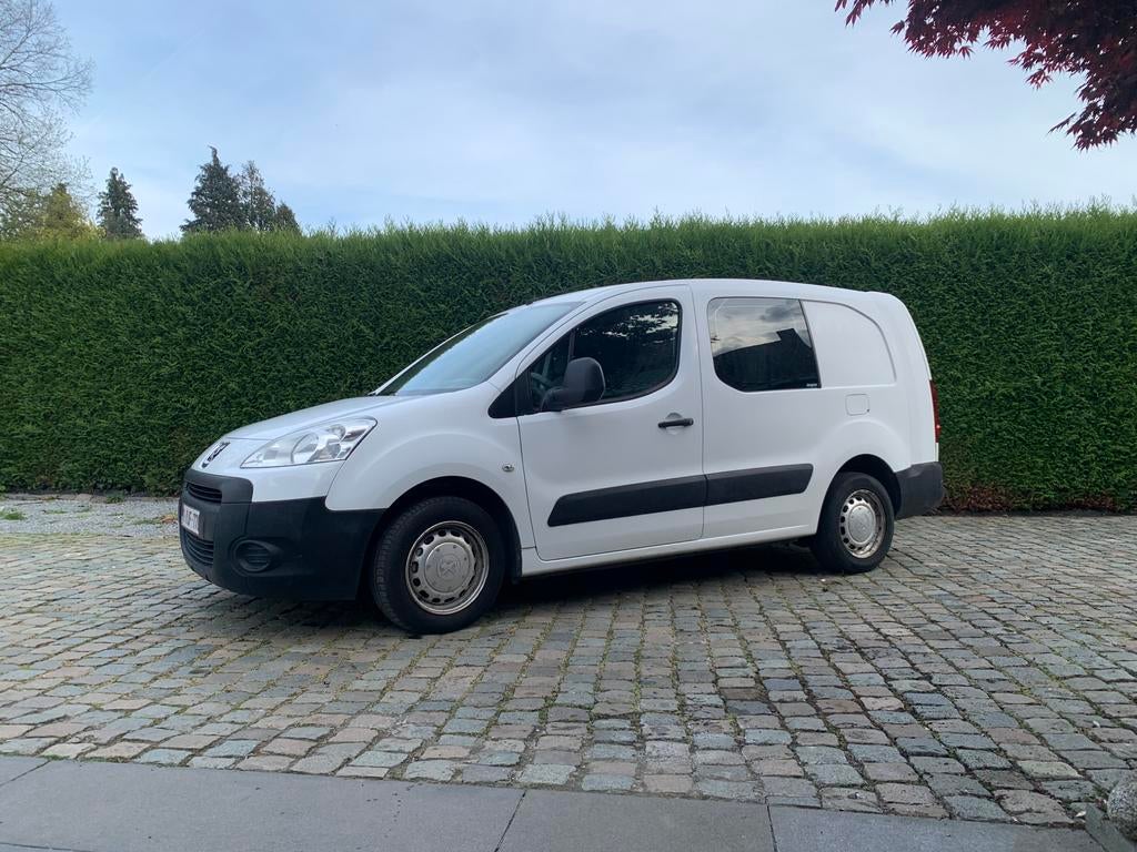 Peugeot Partner L2 lang chassis *Lichte vracht* 125.779km, Auto's, Bestelwagens en Lichte vracht, Particulier, Trekhaak, Peugeot
