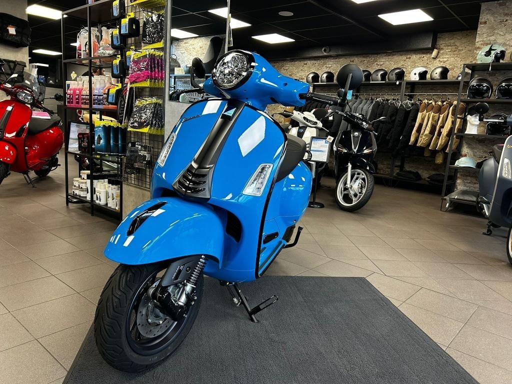 Vespa GTS 310 All Black Super Sport, Motoren, Motoren | Piaggio, Bedrijf, Scooter, 12 t/m 35 kW, 1 cilinder, Minimaal motorrijbewijs A2