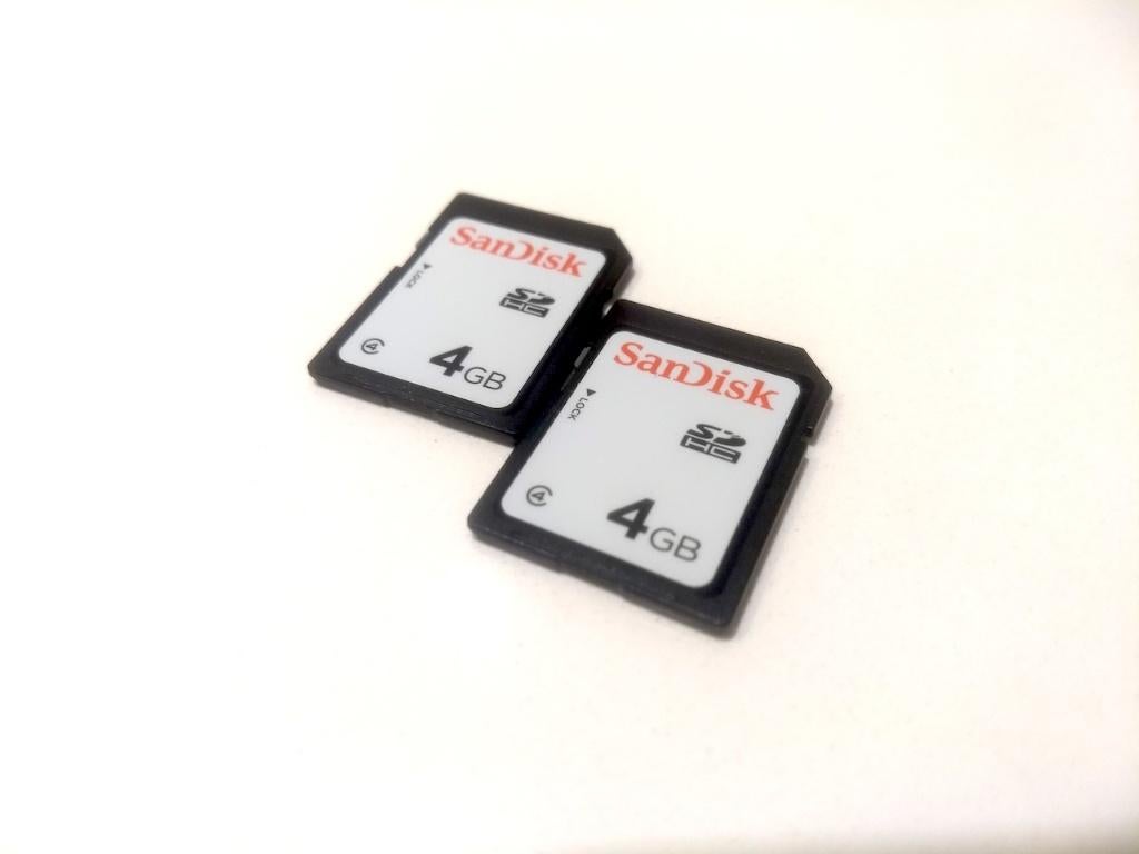 diverse Sandisk sdkaartjes + tas + reader (nieuwstaat), Audio, Tv en Foto, Foto | Geheugenkaarten, Ophalen, SD, Videocamera, SanDisk