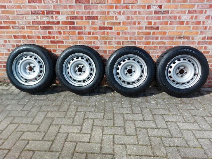 4 winterbanden op stalen velgen voor berlingo 5x108, Auto-onderdelen, Banden en Velgen, Banden en Velgen, Winterbanden, 15 inch