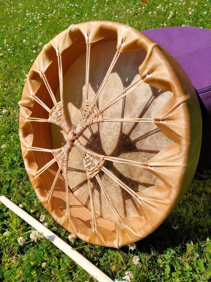 Tambour chamanique taureau 40cm, Musique & Instruments, Percussions, Neuf, Tambour, Enlèvement