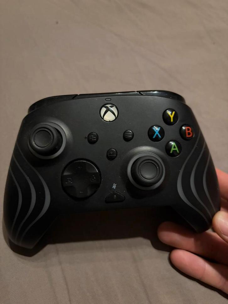 Manette Filaire PDP Afterglow Wave pour Xbox & PC, Consoles de jeu & Jeux vidéo, Consoles de jeu | Xbox | Accessoires, Comme neuf