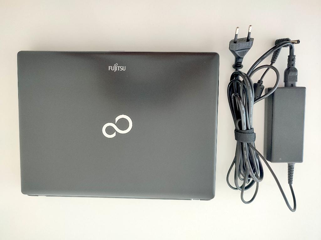 Fujitsu laptops (nieuwstaat), Computers en Software, Windows Laptops, Ophalen, Zo goed als nieuw, Azerty