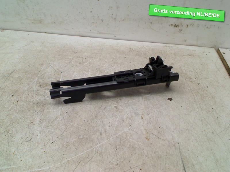 GORDEL HOOGTE VERSTELLER L rechts A (W176) (A2468600188), Dhr. R. de Gouw, Mercedes-Benz, Utilisé, De Bloemendaal 21 21
5221 EB  'S HERTOGENBOSCH, NL