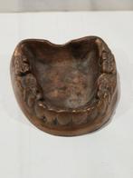 Bronzen gebit  , tand , tandarts,  gesigneerd VONG of Jong, Enlèvement ou Envoi, Bronze