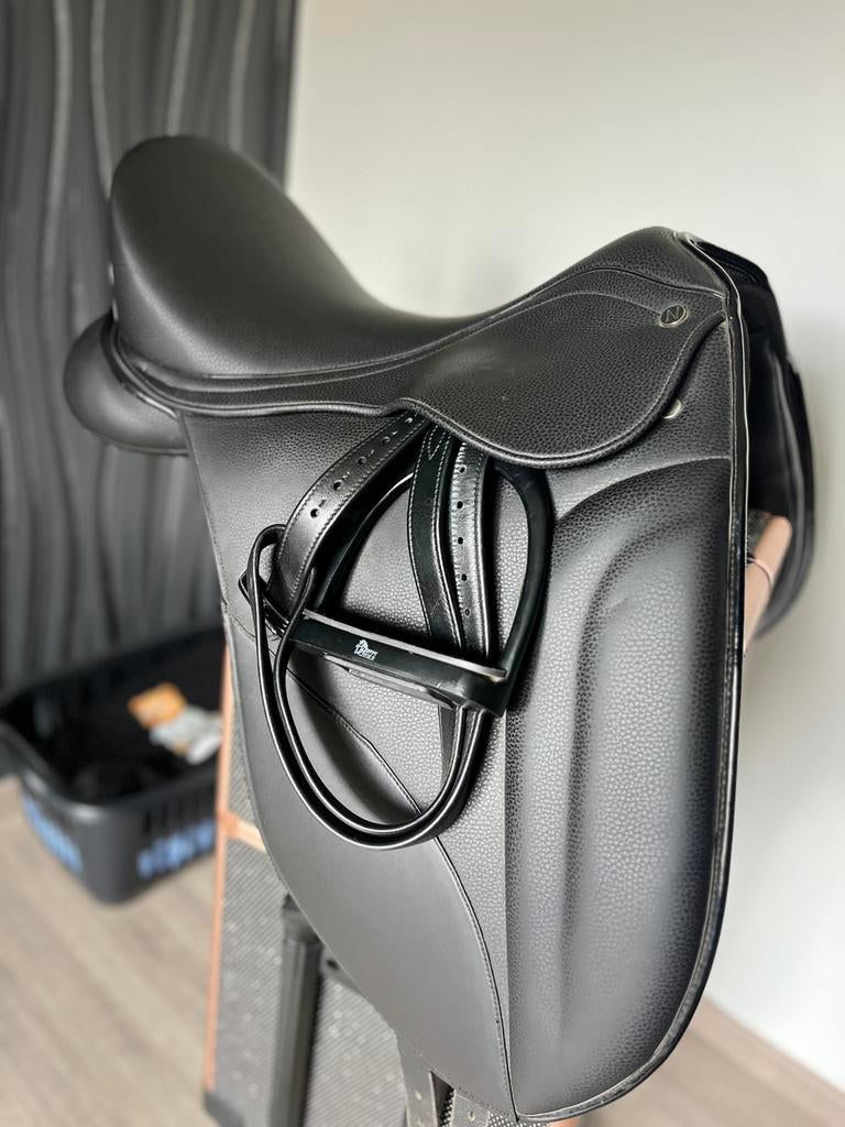 Dressuurzadel 16,5”, Enlèvement ou Envoi, Comme neuf