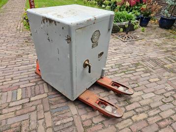 Lips Brandkast Kluis  Met sleutel  beschikbaar voor biedingen