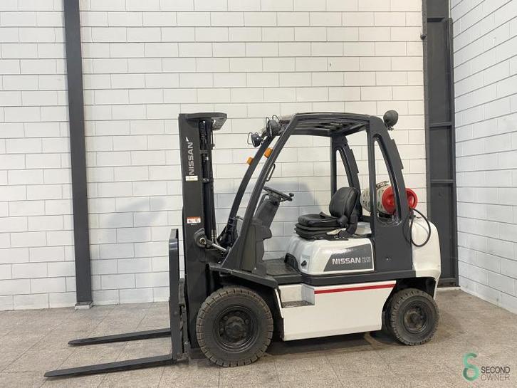 Heftrucks LPG Nissan U 1 D 2 A 25 LQ 2012, Zakelijke goederen, Machines en Bouw | Heftrucks en Intern transport, Heftruck, LPG