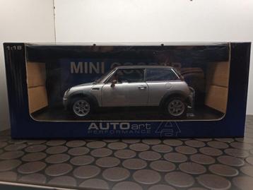 Mini Cooper 2000 Autoart 1/18