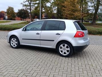 Golf 5/ benzine en Gas/.LPG/ 5 Deuren /2006 /1.6 cc/75kw beschikbaar voor biedingen