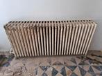 Ancien Long radiateur en fonte sur pied, Doe-het-zelf en Bouw, Verwarming en Radiatoren, Ophalen, Gebruikt, Radiator