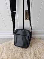 Sacoche louis vuitton authentique en très bonne état, Handtassen en Accessoires, Tassen | Schoudertassen, Ophalen of Verzenden