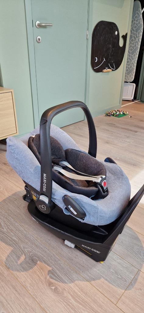 Maxi-cosi Pebble Pro Black incl FamilyFix2 incl gratis hoes, Kinderen en Baby's, Autostoeltjes, Zo goed als nieuw, Maxi-Cosi, Autogordel of Isofix