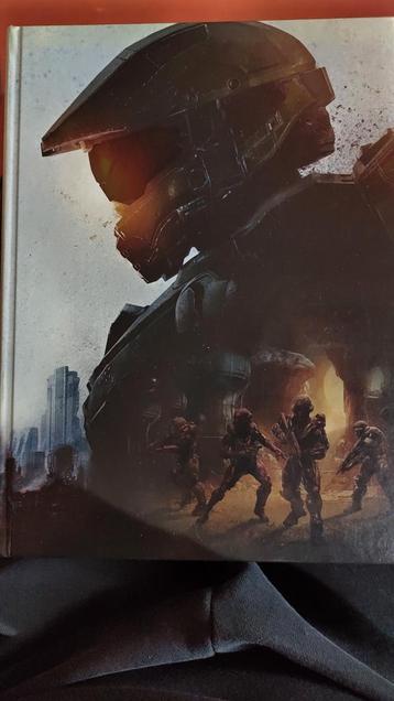 Halo 5: Guardians Hardcover Strategy Guide beschikbaar voor biedingen