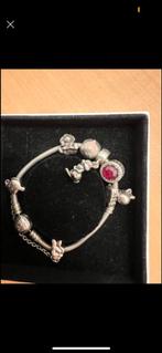 Bracelet Pandora disney, Bijoux, Sacs & Beauté, Bracelets à breloques, Pandora, Utilisé