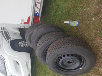 camper winterbanden mercedes en ford, Enlèvement, Comme neuf