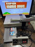 Nintendo NES action set super Mario Bros + le pistolet, Enlèvement ou Envoi, Comme neuf, Avec jeux