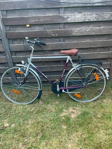 Fiets voor onderdelen of opmaak  beschikbaar voor biedingen