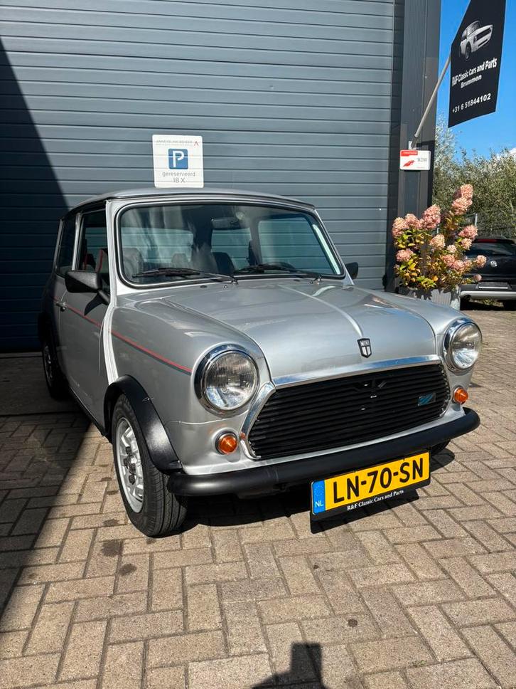 Classic mini 25 edition bouwjaar 1984, Auto's, Mini, Bedrijf, Benzine, 2 deurs, Handgeschakeld, Zilver of Grijs, Grijs, Stof, Voorwielaandrijving