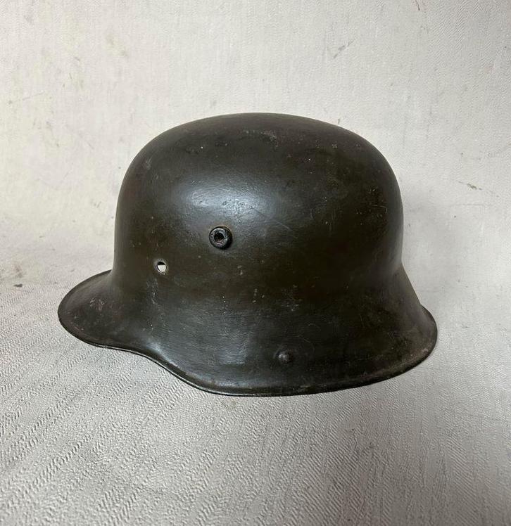 wo1 - Duitse M16 helm appelgroen TJ66 - maat 66, Collections, Objets militaires | Général, Armée de terre, Enlèvement ou Envoi