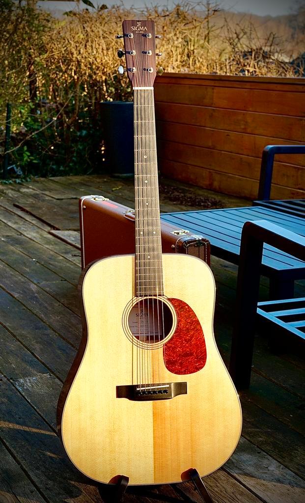 Sigma DM-18+, Muziek en Instrumenten, Snaarinstrumenten | Gitaren | Akoestisch, Zo goed als nieuw, Ophalen