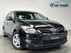 Hyundai i30 i30 1.4 Edition * Airco * Radio cd * Garantie, Auto's, Hyundai, Voorwielaandrijving, Euro 5, Stof, Zwart