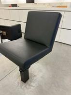 4 chaises de coiffeur avec pompe et prise