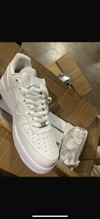 Witte Sneakers – Nieuw in Doos, Verzenden, Zo goed als nieuw