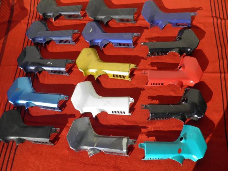 Kleine zijkappen goede staat voor Honda Wallaroo, € 7 /st., Fietsen en Brommers, Brommeronderdelen | Algemeen, Gebruikt, Kap, Ophalen of Verzenden