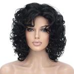Pruik schouderlang krullend haar kleur zwart, Handtassen en Accessoires, Verzenden, Nieuw, Pruik of Haarverlenging