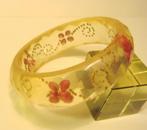 Vintage antieke lucite armband, hand gesneden binnenin, Verzenden, Overige materialen, Armband