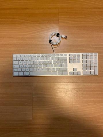 Apple bedraad toetsenbord A1234 - AZERTY, numeriek beschikbaar voor biedingen