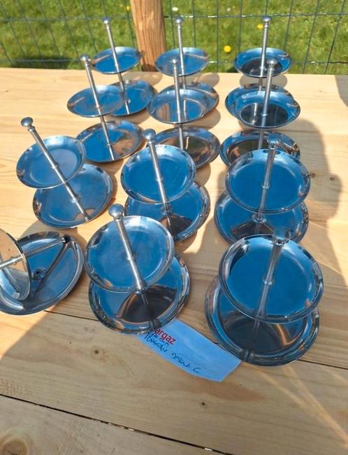 Te koop 12 Inox Etalagers, Huis en Inrichting, Woonaccessoires | Dienbladen, Zo goed als nieuw, Ophalen
